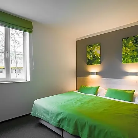 Hotel *** Nat