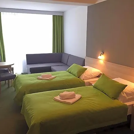Hotel *** Nat